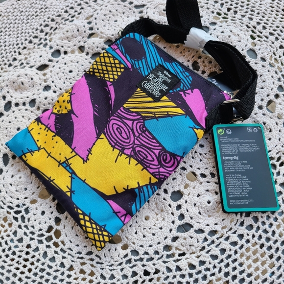 The Nightmare Before Christmas Jack & Sally Split Passport Crossbody Bag - Picture 17 of 17